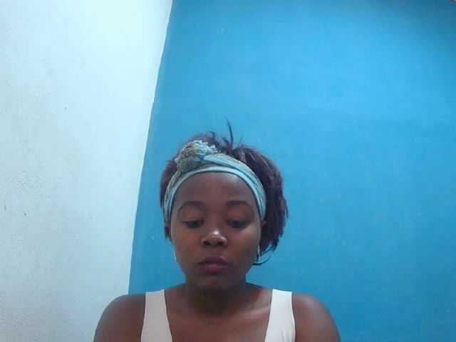 Tinah2 live cam on BongaCams