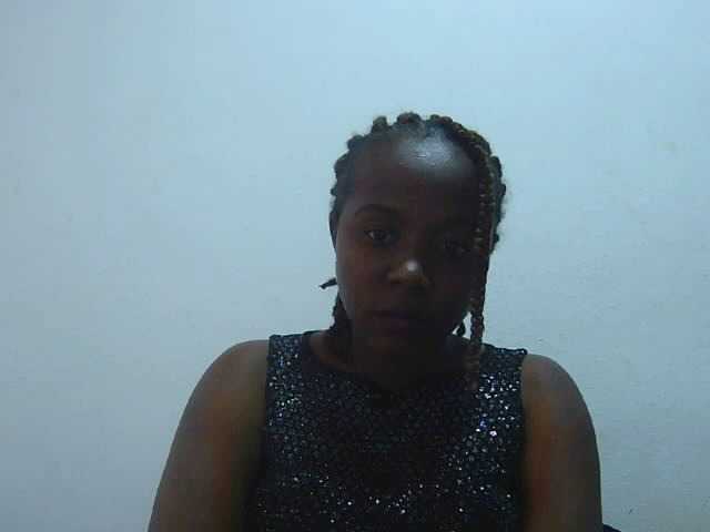 Tinah2 live cam on BongaCams
