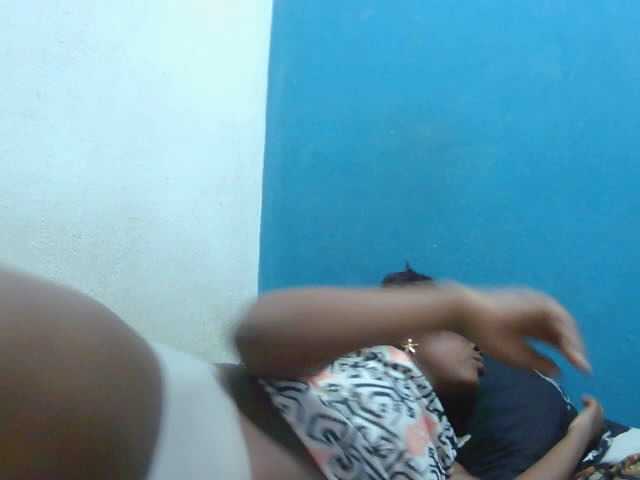 Tinah2 live cam on BongaCams