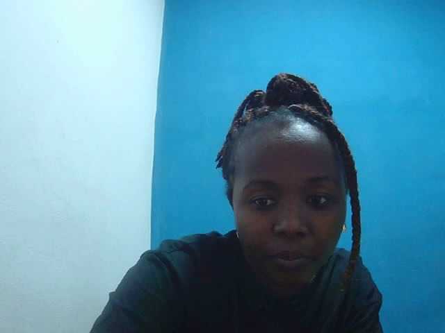 Tinah2 live cam on BongaCams