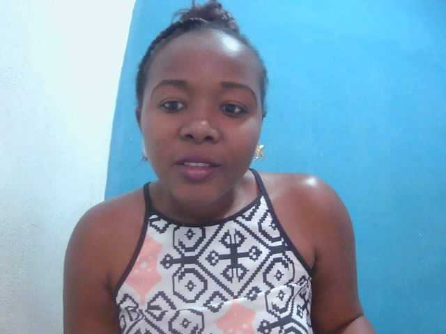 Tinah2 live cam on BongaCams