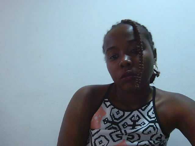 Tinah2 live cam on BongaCams