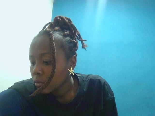 Tinah2 live cam on BongaCams