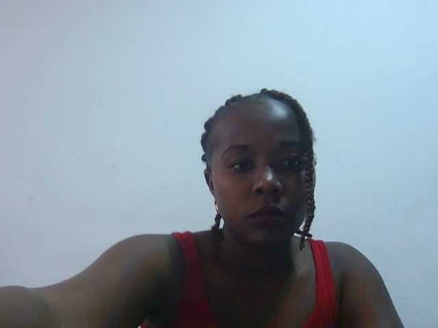 Tinah2 live cam on BongaCams