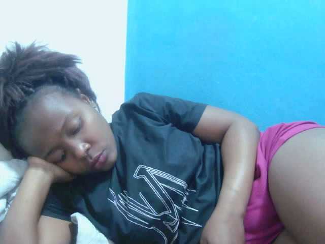 Tinah2 live cam preview