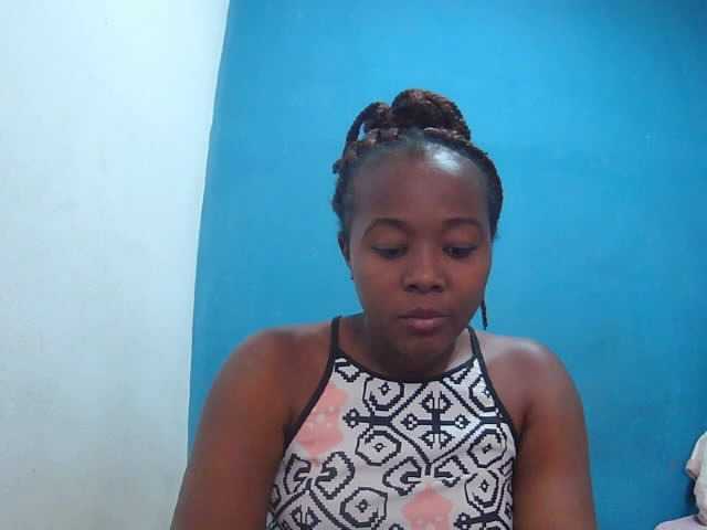 Tinah2 live cam on BongaCams