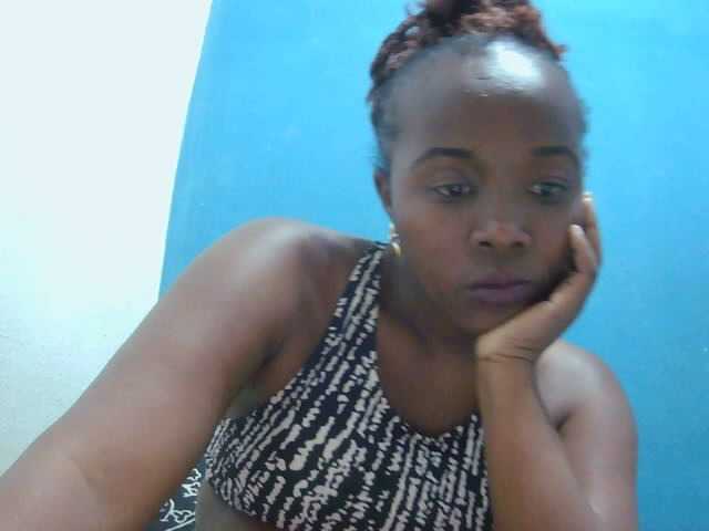 Tinah2 live cam on BongaCams
