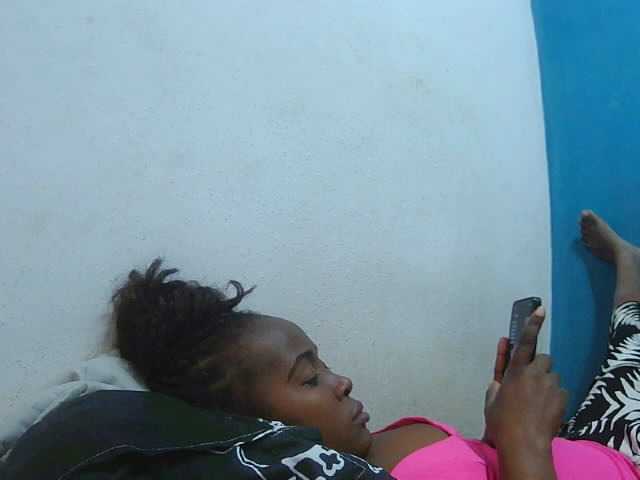 Tinah2 live cam on BongaCams