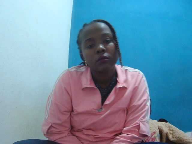 Tinah2 live cam on BongaCams