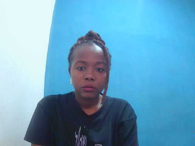 Tinah2 live cam on BongaCams
