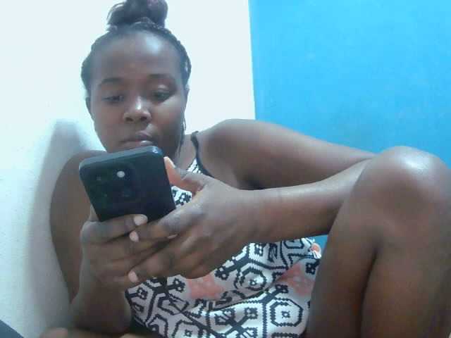 Tinah2 live cam on BongaCams