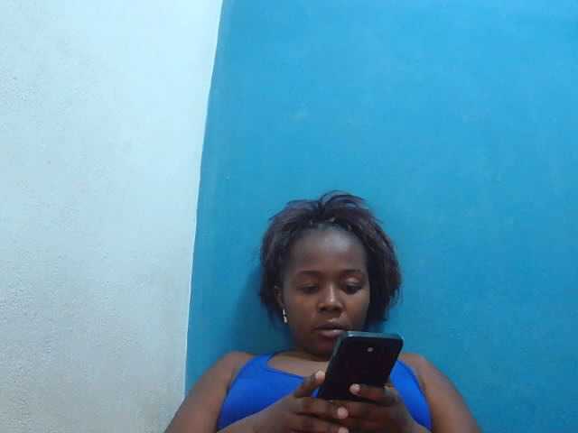 Tinah2 live cam preview