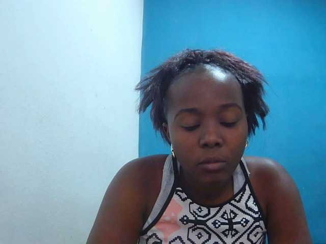 Tinah2 live cam on BongaCams