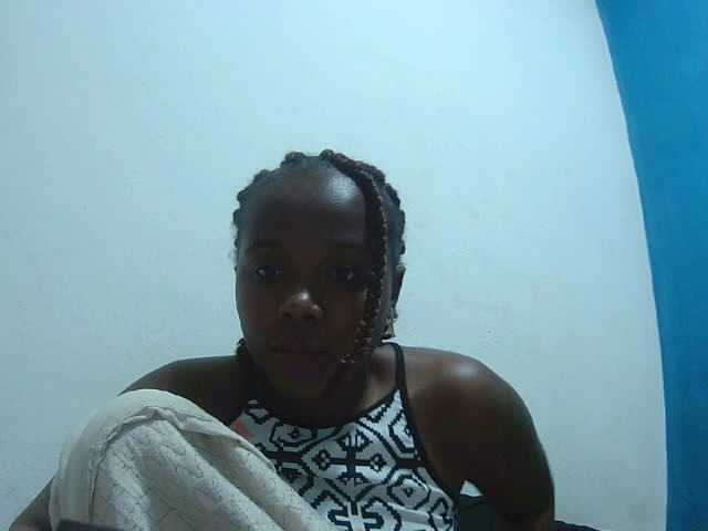 Tinah2 live cam on BongaCams