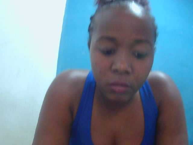 Tinah2 live cam on BongaCams