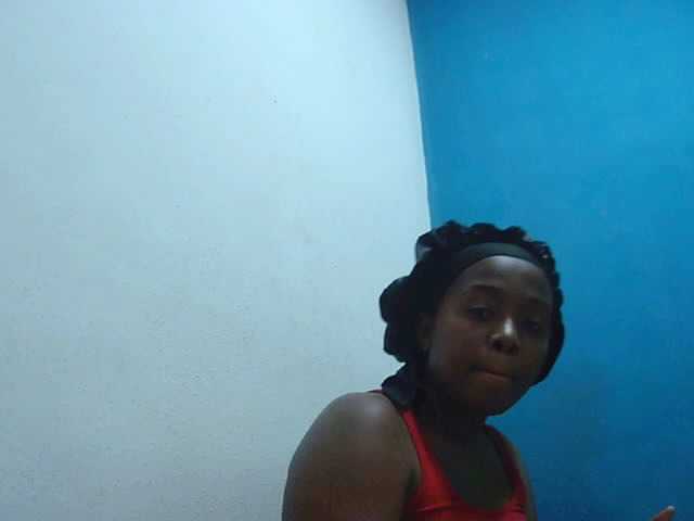 Tinah2 live cam on BongaCams