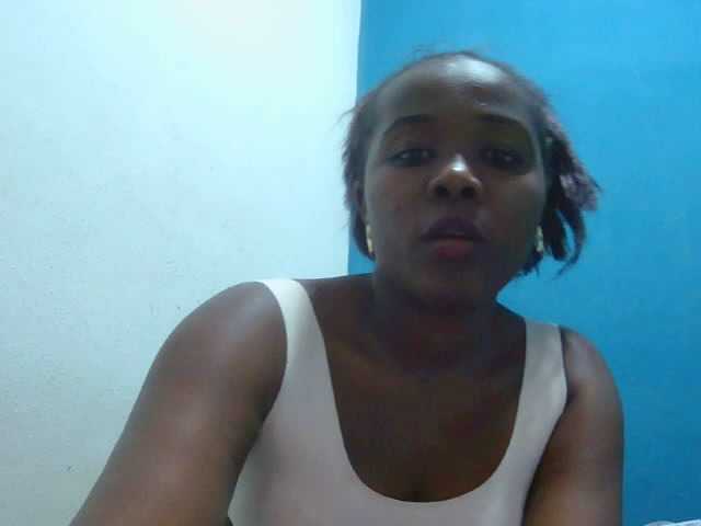 Tinah2 live cam preview