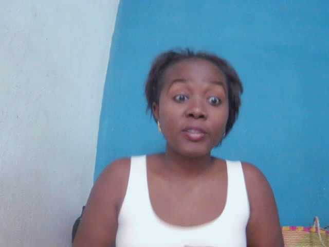 Tinah2 live cam on BongaCams