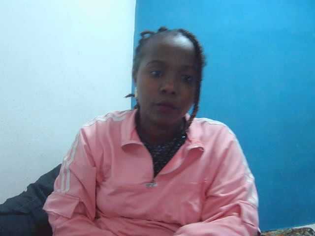 Tinah2 live cam on BongaCams
