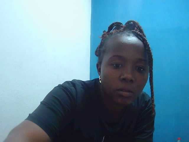Tinah2 live cam on BongaCams