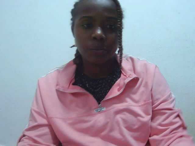 Tinah2 live cam on BongaCams