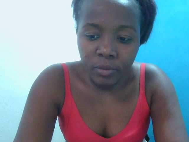 Tinah2 live cam on BongaCams