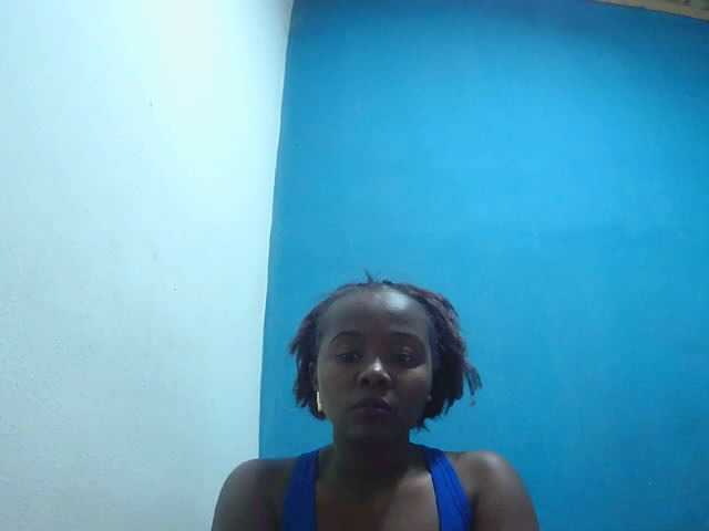 Tinah2 live cam on BongaCams