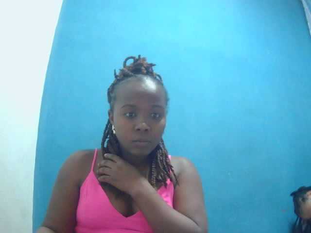 Tinah2 live cam on BongaCams