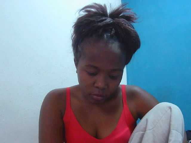 Tinah2 live cam preview