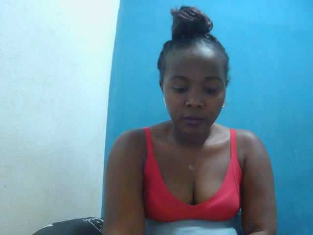 Tinah2 live cam on BongaCams