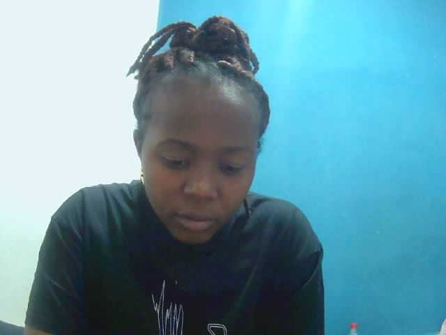 Tinah2 live cam on BongaCams