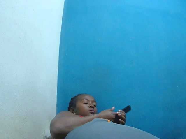 Tinah2 live cam on BongaCams