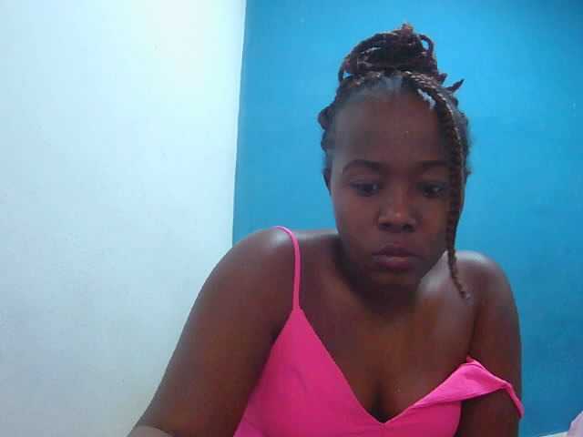 Tinah2 live cam on BongaCams