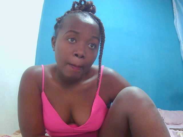 Tinah2 live cam on BongaCams