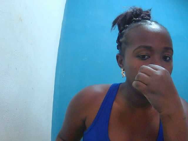 Tinah2 live cam on BongaCams