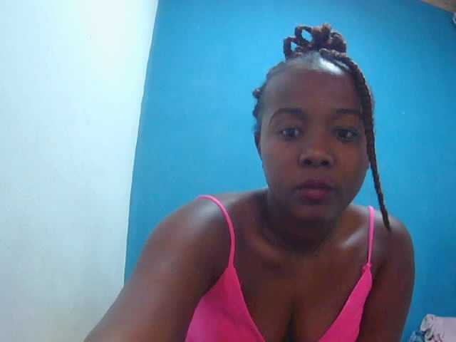 Tinah2 live cam on BongaCams