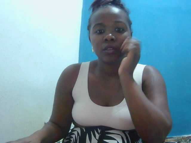 Tinah2 live cam on BongaCams