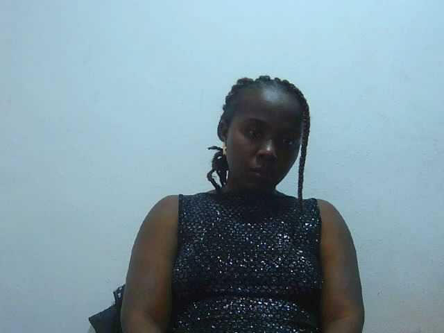 Tinah2 live cam on BongaCams