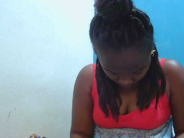 Tinah2 live cam on BongaCams