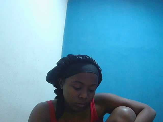 Tinah2 live cam on BongaCams