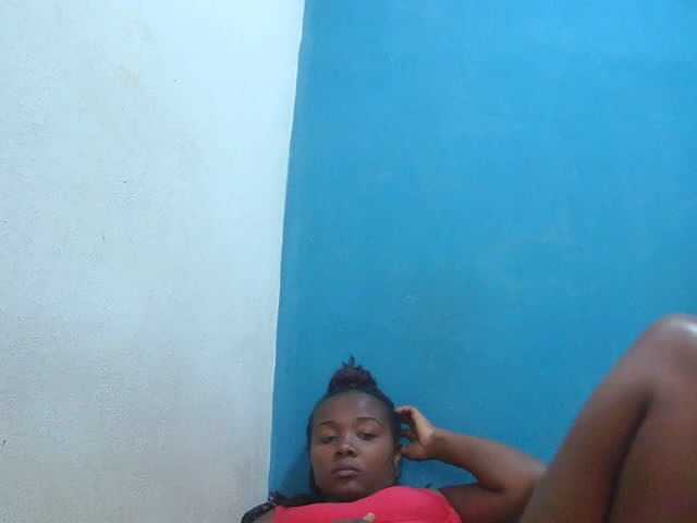 Tinah2 live cam on BongaCams