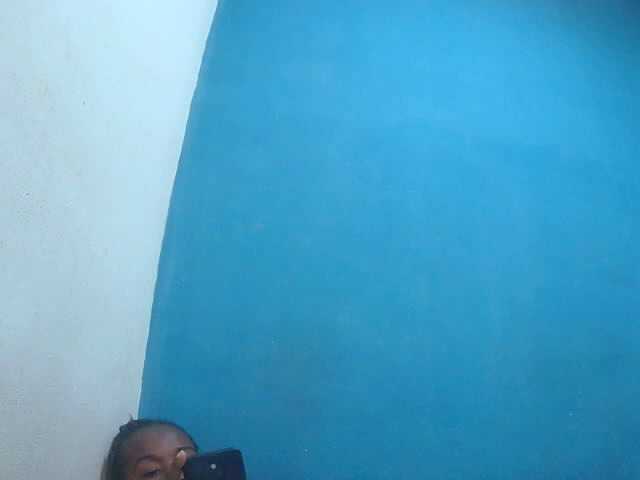 Tinah2 live cam on BongaCams