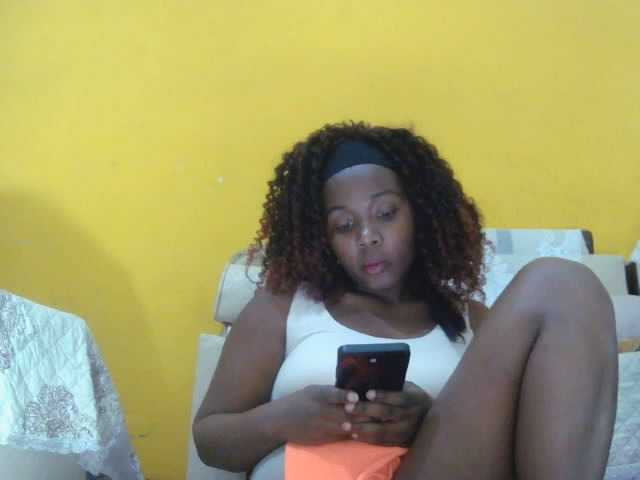Tinah2 live cam on BongaCams