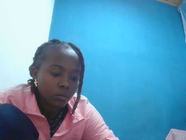 Tinah2 live cam on BongaCams