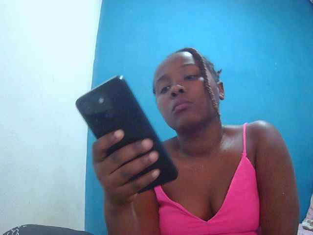 Tinah2 live cam on BongaCams