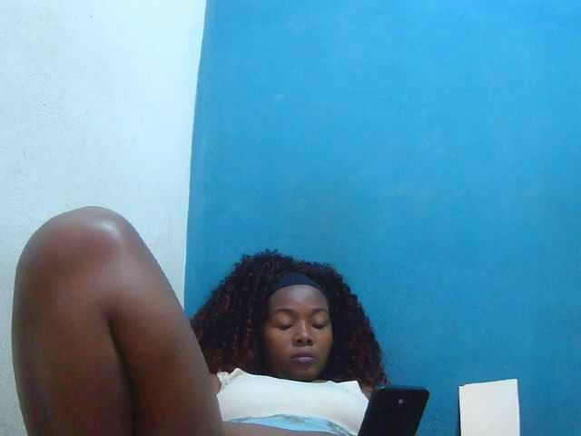 Tinah2 live cam on BongaCams