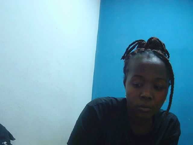Tinah2 live cam on BongaCams