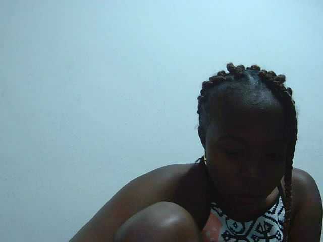 Tinah2 live cam on BongaCams