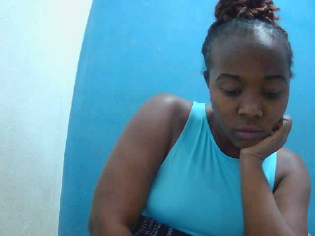 Tinah2 live cam on BongaCams