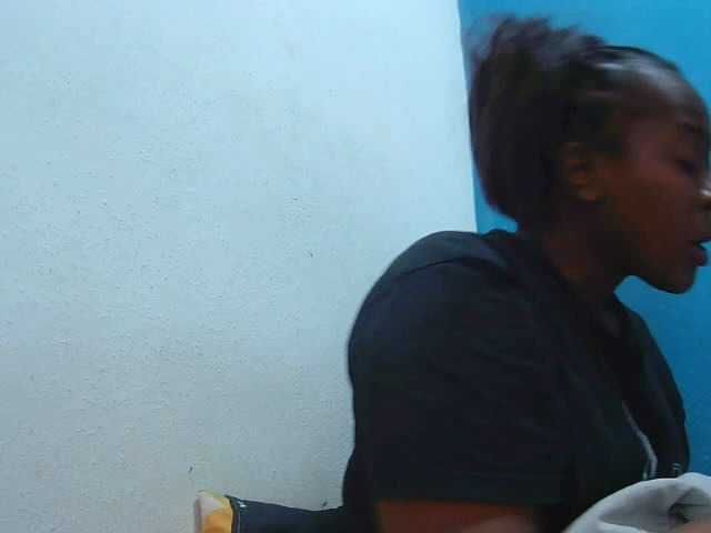 Tinah2 live cam preview